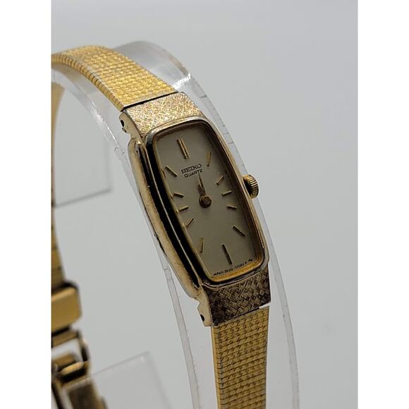 Seiko Women\'s Vintage Slim Gold Tone Watch 2e20-5019 (M) main image 6